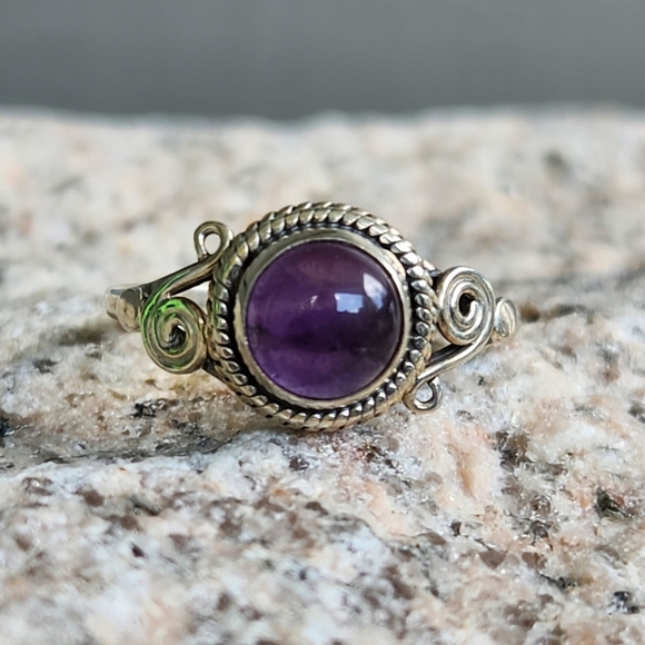 NEW Sterling Silver 925 Round Bezel Set Amethyst Ring Size 8 - Picture 1 of 9